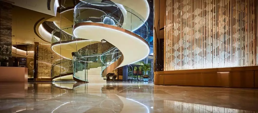 هتل ای کیو استخر